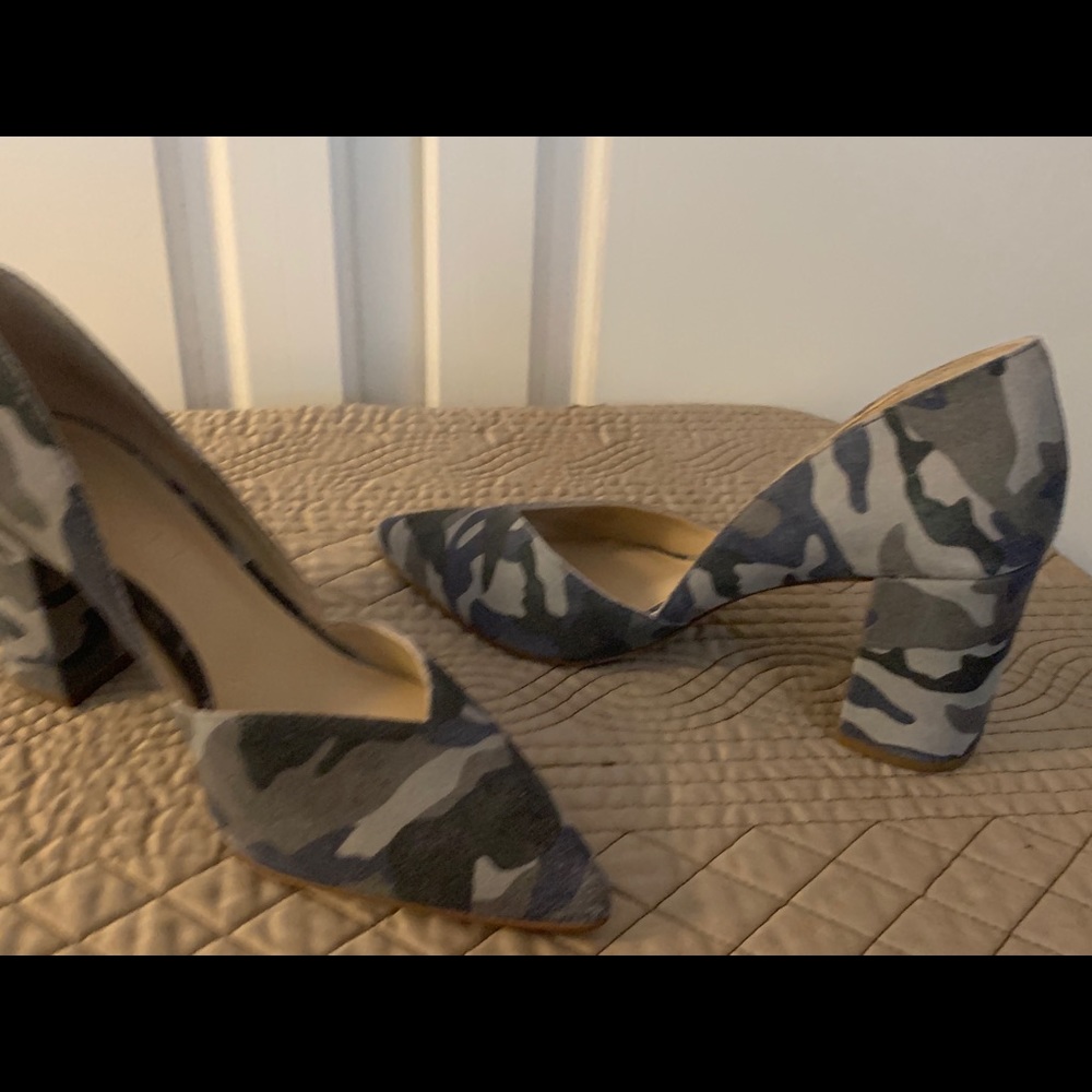 Shoes - Picture 2 of 6